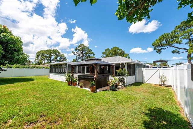 106 SE Crosspoint Drive, Port St Lucie, FL 34983