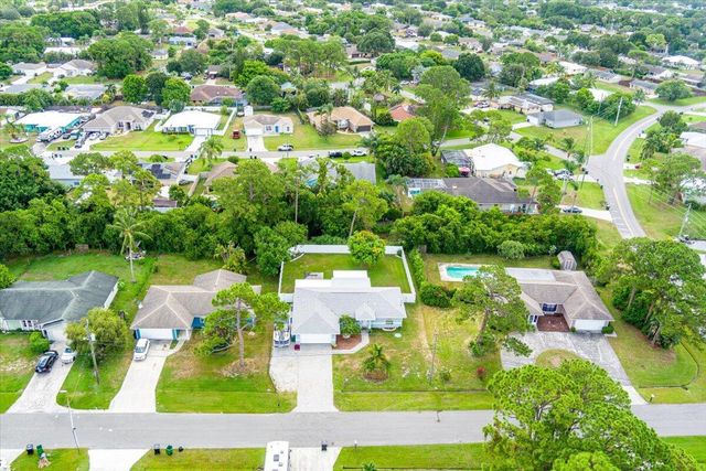 106 SE Crosspoint Drive, Port St Lucie, FL 34983