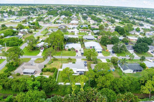 106 SE Crosspoint Drive, Port St Lucie, FL 34983