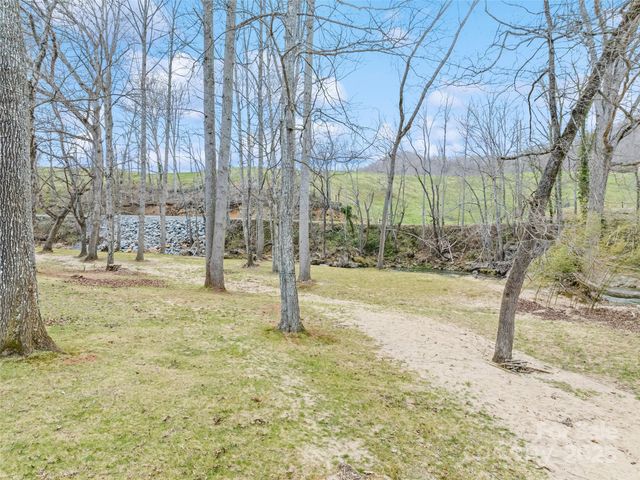 21 Riverbend Road, Canton, NC 28716