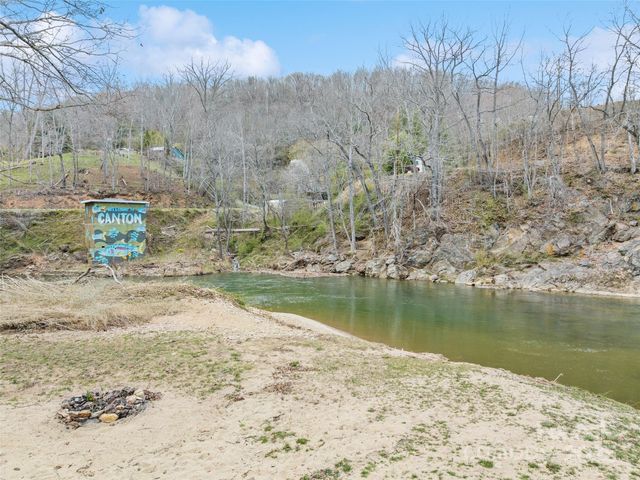21 Riverbend Road, Canton, NC 28716