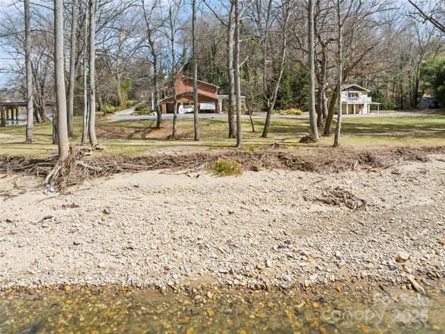 21 Riverbend Road, Canton, NC 28716