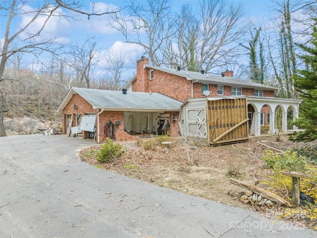 21 Riverbend Road, Canton, NC 28716