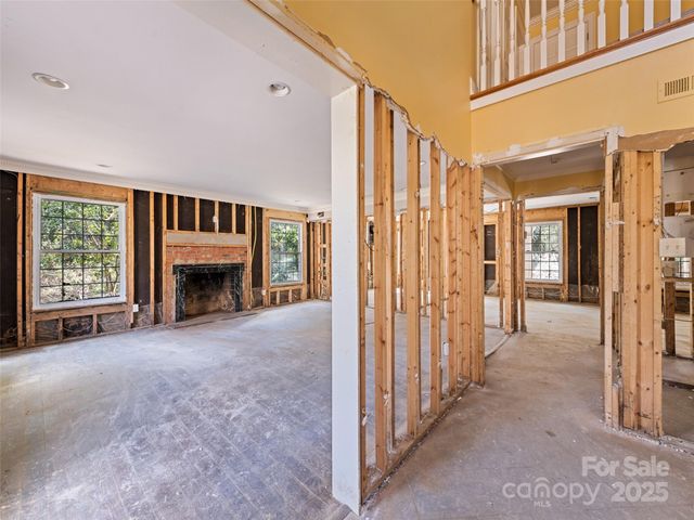 21 Riverbend Road, Canton, NC 28716
