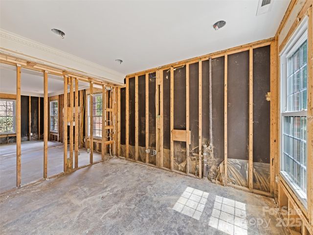 21 Riverbend Road, Canton, NC 28716