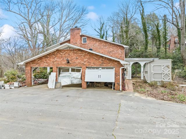 21 Riverbend Road, Canton, NC 28716