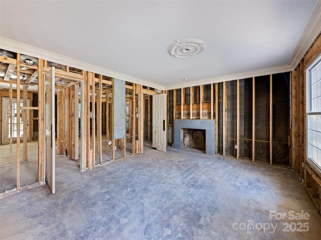 21 Riverbend Road, Canton, NC 28716