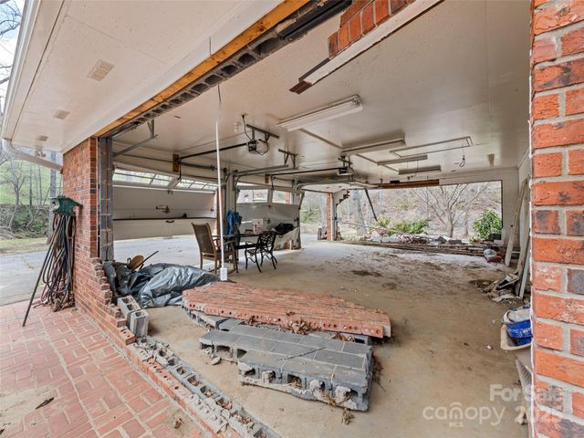 21 Riverbend Road, Canton, NC 28716