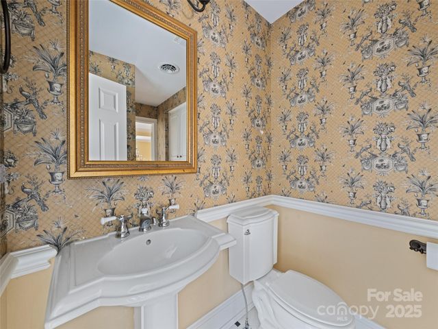 21 Riverbend Road, Canton, NC 28716
