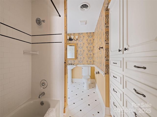 21 Riverbend Road, Canton, NC 28716