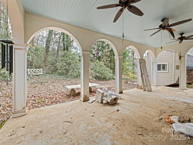 21 Riverbend Road, Canton, NC 28716