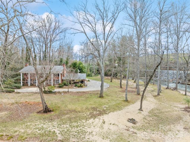 21 Riverbend Road, Canton, NC 28716