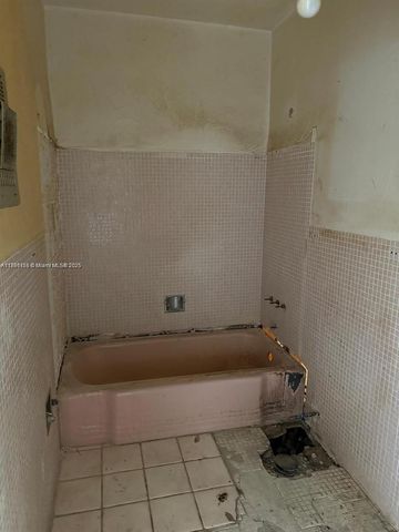 630 Layne Blvd 219, Hallandale Beach, FL 33009