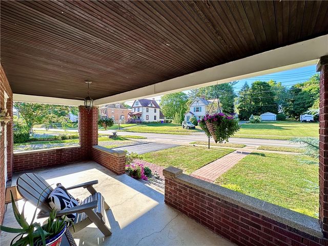 419 W Neshannock Ave, New Wilmington Boro, PA 16142