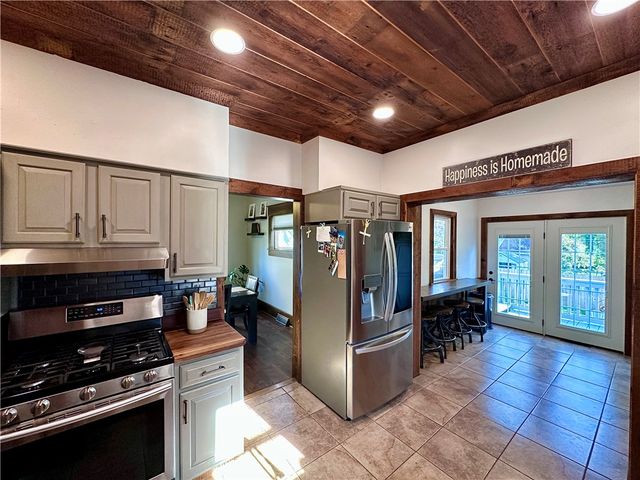 419 W Neshannock Ave, New Wilmington Boro, PA 16142