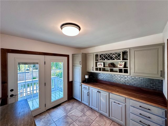 419 W Neshannock Ave, New Wilmington Boro, PA 16142