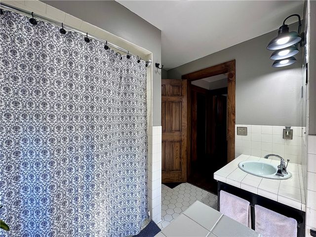 419 W Neshannock Ave, New Wilmington Boro, PA 16142