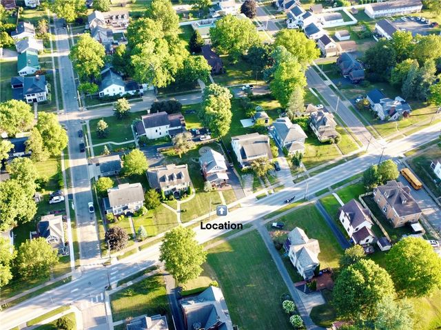 419 W Neshannock Ave, New Wilmington Boro, PA 16142