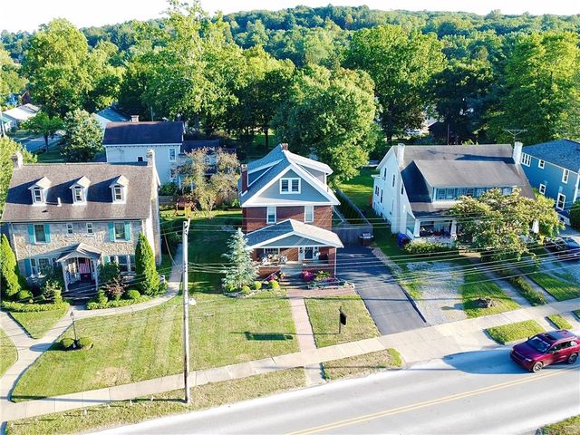 419 W Neshannock Ave, New Wilmington Boro, PA 16142