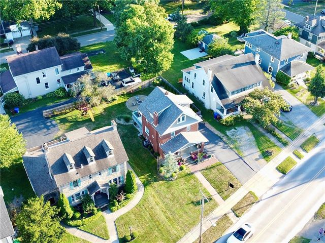 419 W Neshannock Ave, New Wilmington Boro, PA 16142