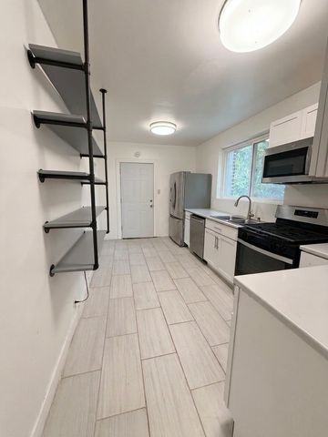 1133 E 81st Place 3, Chicago, IL 60619