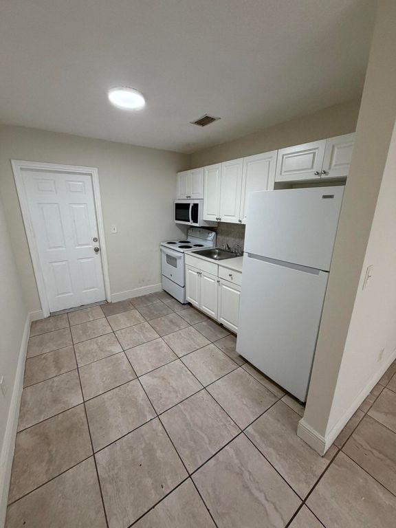 4141 SW 20TH Street 1-5, West Park, FL 33023