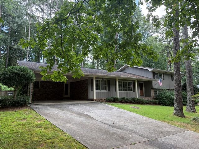 3887 Menlo Drive, Atlanta, GA 30340