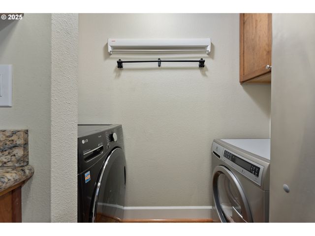 54 CERVANTES Cir, Lake Oswego, OR 97035