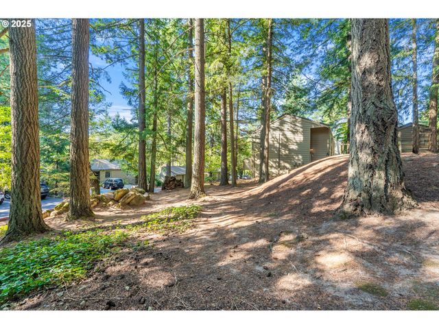 54 CERVANTES Cir, Lake Oswego, OR 97035
