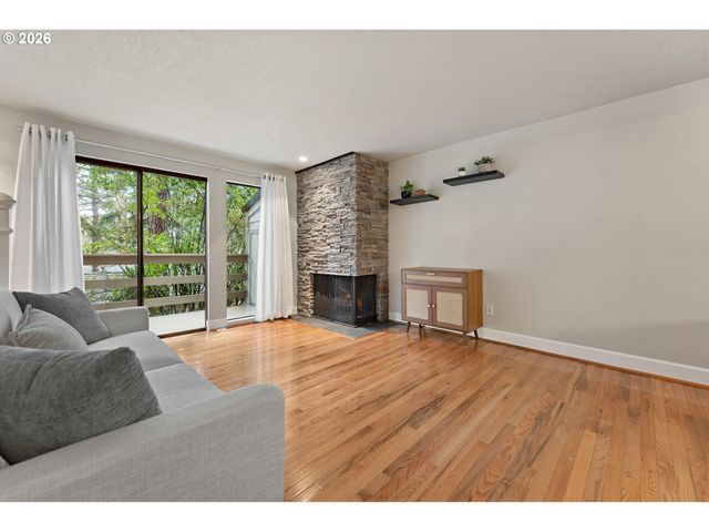 54 CERVANTES Cir, Lake Oswego, OR 97035