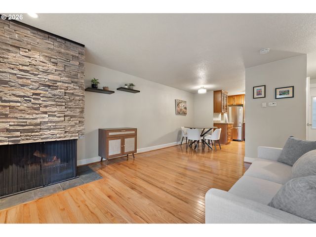 54 CERVANTES Cir, Lake Oswego, OR 97035