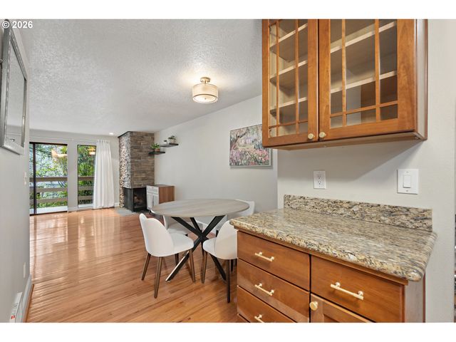 54 CERVANTES Cir, Lake Oswego, OR 97035