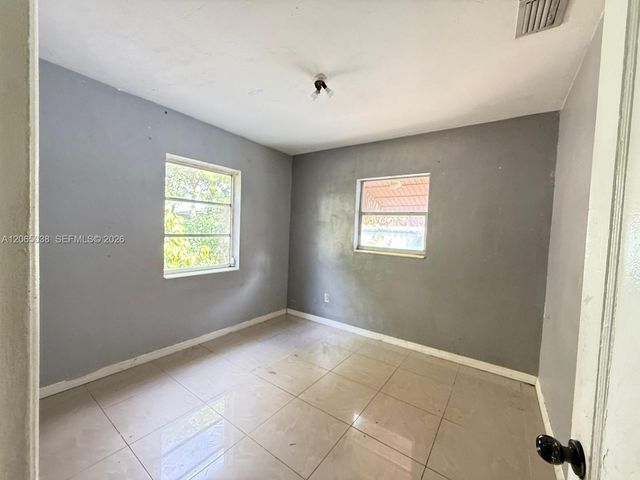 951 NE 157th Terrace, North Miami Beach, FL 33162