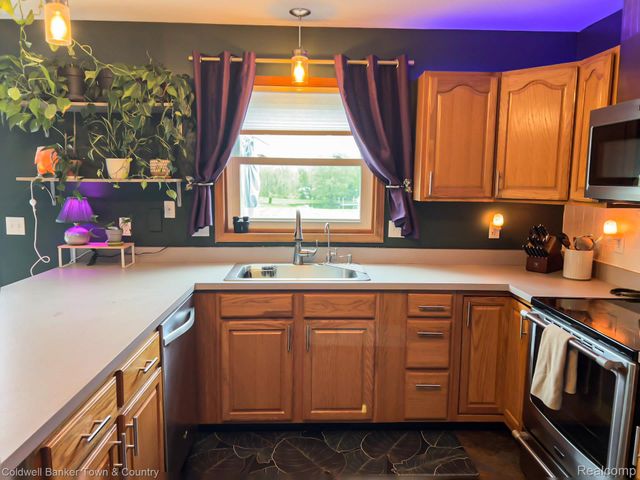 717 N Youngs Road, Attica Township, MI 48412