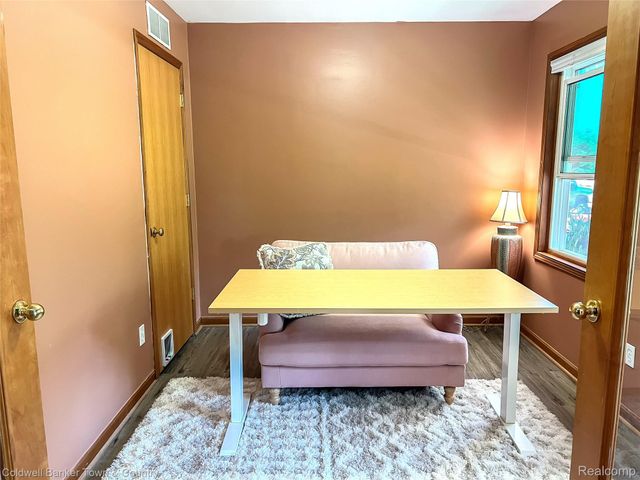 717 N Youngs Road, Attica Township, MI 48412