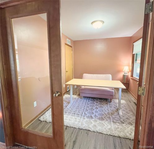 717 N Youngs Road, Attica Township, MI 48412