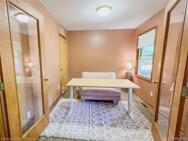 717 N Youngs Road, Attica Township, MI 48412