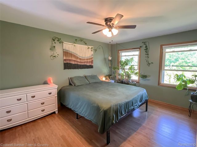 717 N Youngs Road, Attica Township, MI 48412