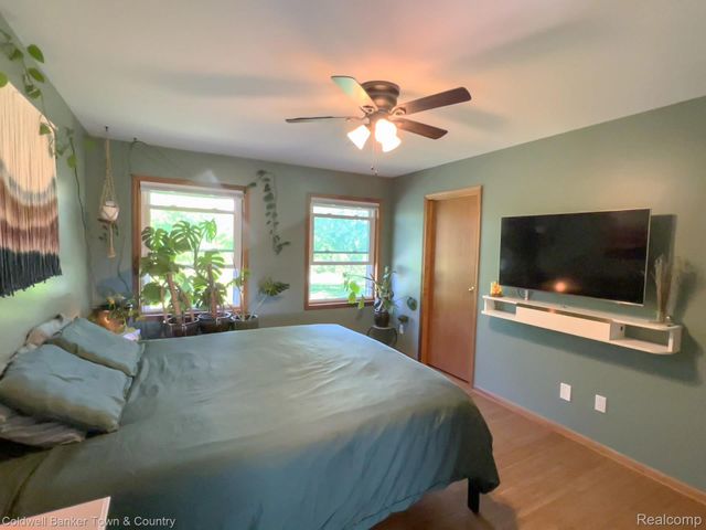 717 N Youngs Road, Attica Township, MI 48412