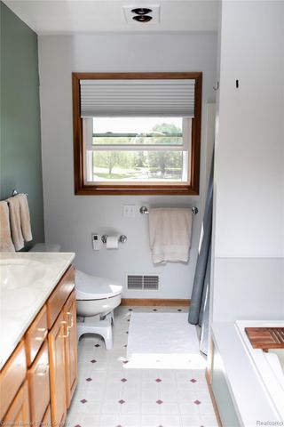 717 N Youngs Road, Attica Township, MI 48412