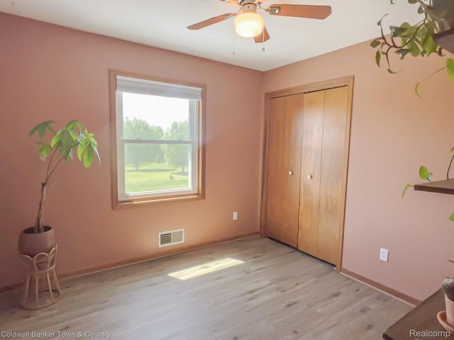 717 N Youngs Road, Attica Township, MI 48412