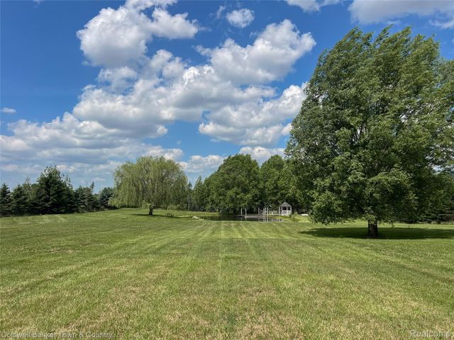 717 N Youngs Road, Attica Township, MI 48412