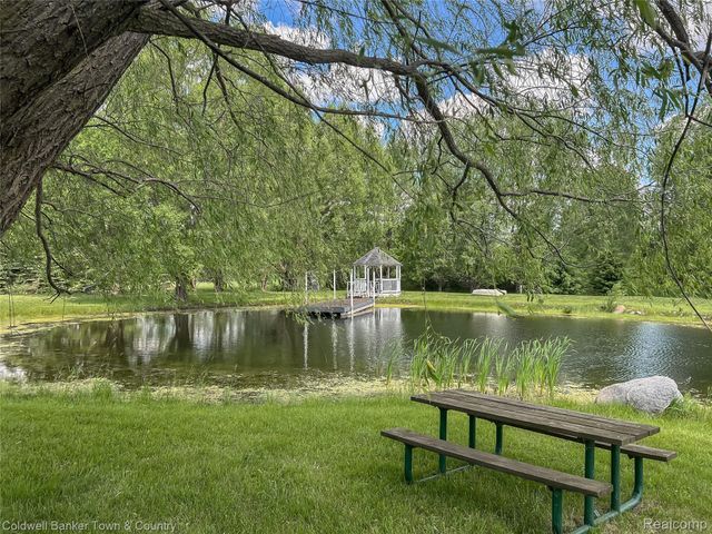 717 N Youngs Road, Attica Township, MI 48412
