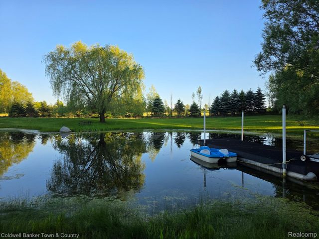 717 N Youngs Road, Attica Township, MI 48412