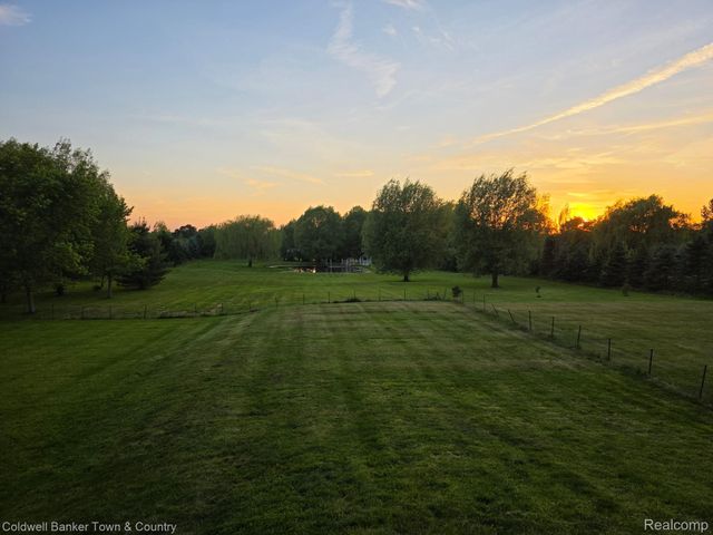 717 N Youngs Road, Attica Township, MI 48412