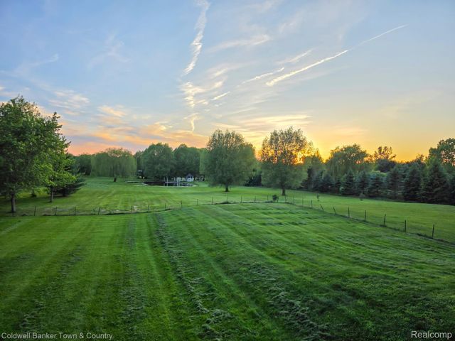 717 N Youngs Road, Attica Township, MI 48412