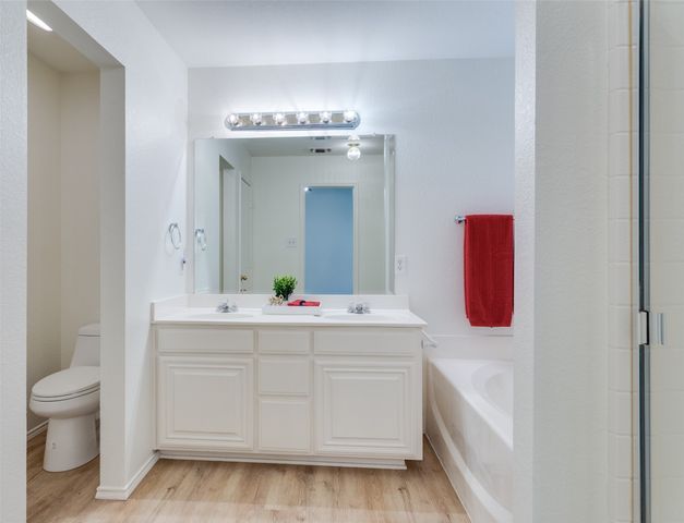 10837 Braemoor Drive, Fort Worth, TX 76052