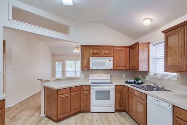 10837 Braemoor Drive, Fort Worth, TX 76052