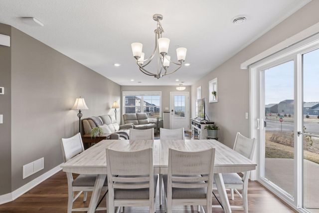 8067 Abercrombie Lane, Woodbury, MN 55129