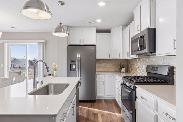 8067 Abercrombie Lane, Woodbury, MN 55129